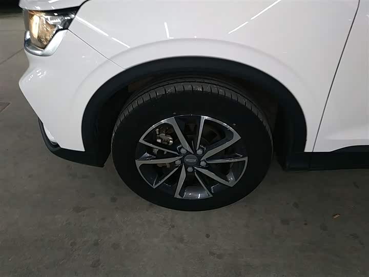 Фото 23 - Geely Coolray