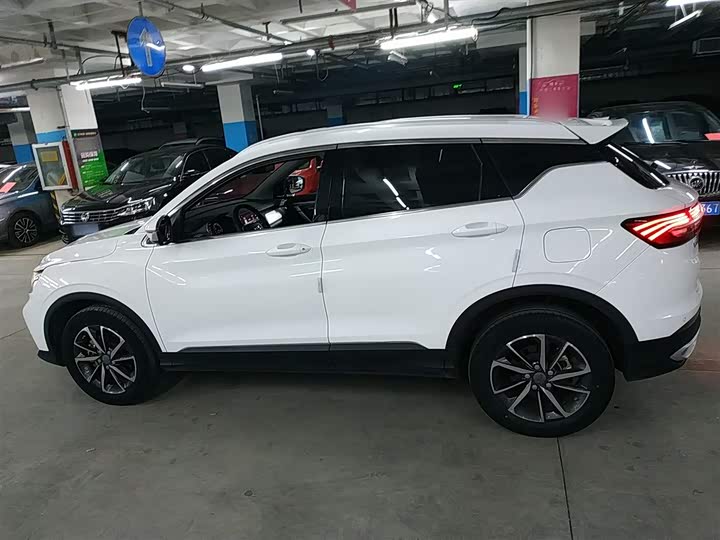 Фото 5 - Geely Coolray