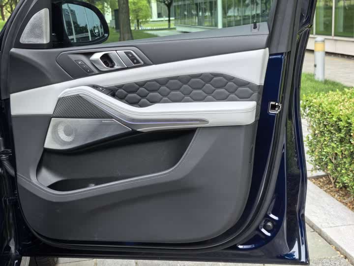 Фото 31 - BMW X5 M