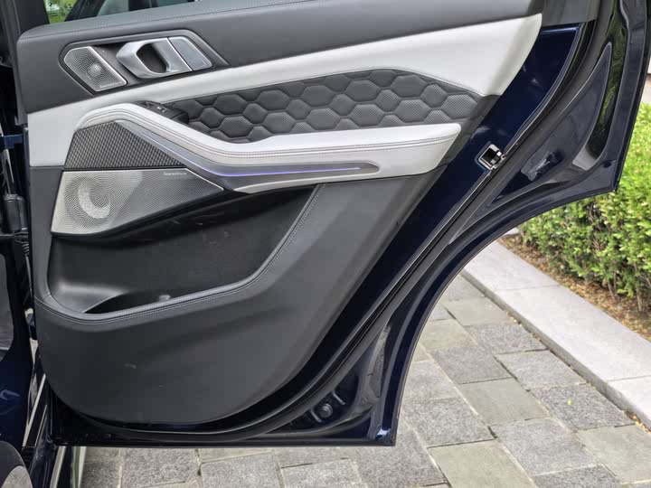 Фото 32 - BMW X5 M