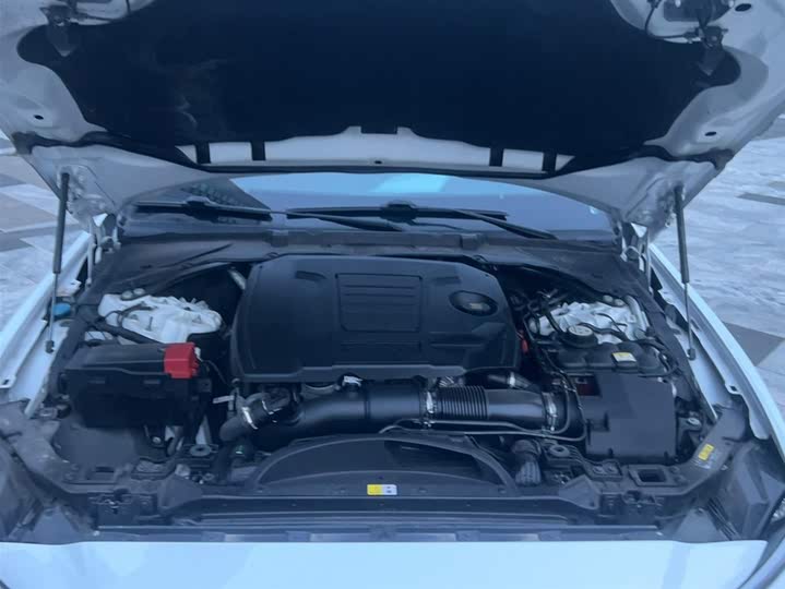 Фото 15 - Jaguar XE L