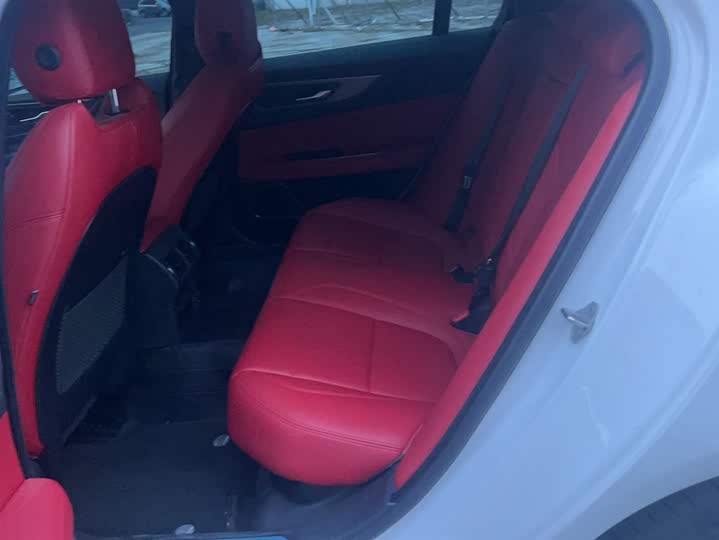 Фото 16 - Jaguar XE L