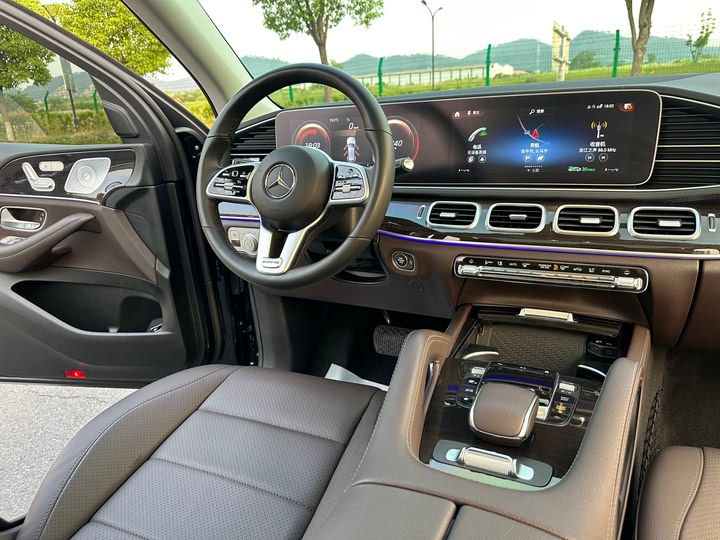 Фото 13 - Mercedes-Benz GLE-Class