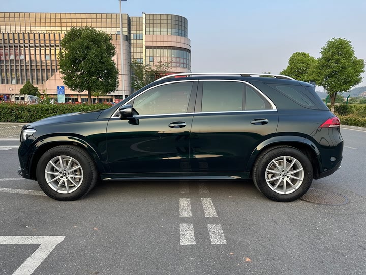 Фото 4 - Mercedes-Benz GLE-Class