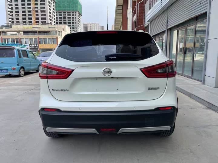 Фото 9 - Nissan Qashqai