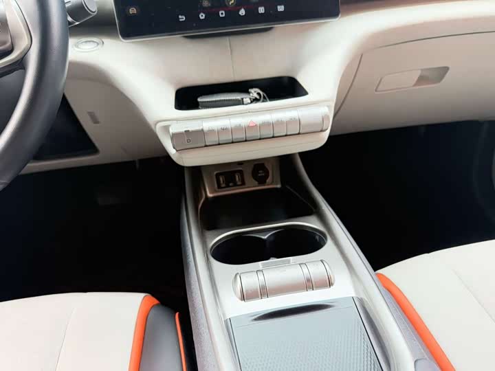 Фото 10 - BYD Dolphin