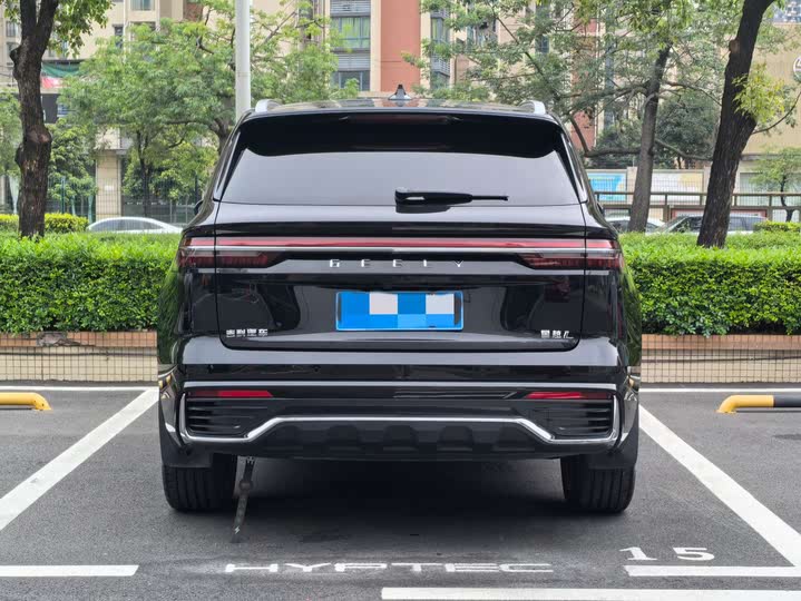 Фото 2 - Geely Monjaro