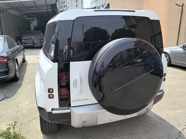 Фото 8 - Land Rover Defender