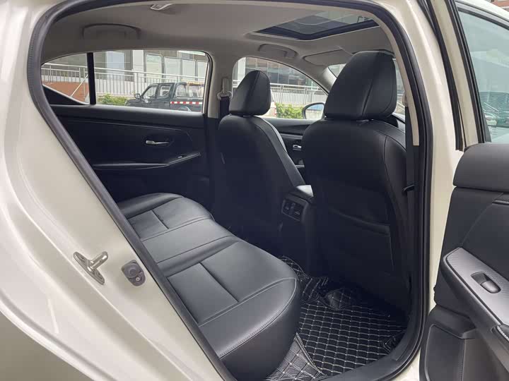 Фото 11 - Nissan Sylphy