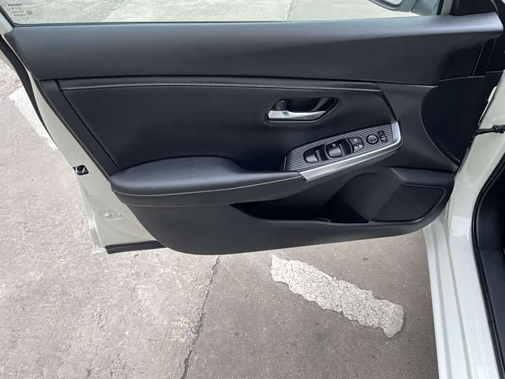 Фото 16 - Nissan Sylphy