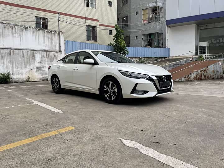 Фото 2 - Nissan Sylphy