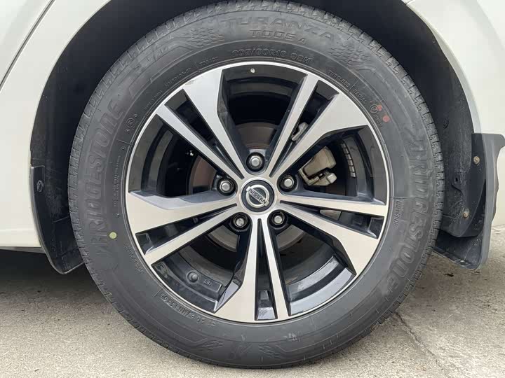 Фото 21 - Nissan Sylphy