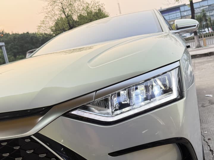 Фото 14 - BYD Han