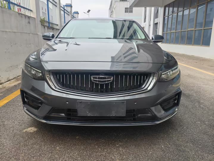 Фото 2 - Geely Preface