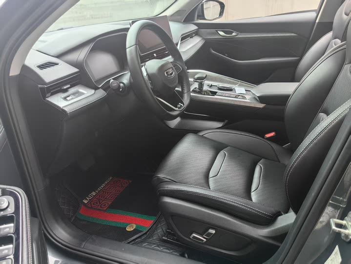 Фото 4 - Geely Preface