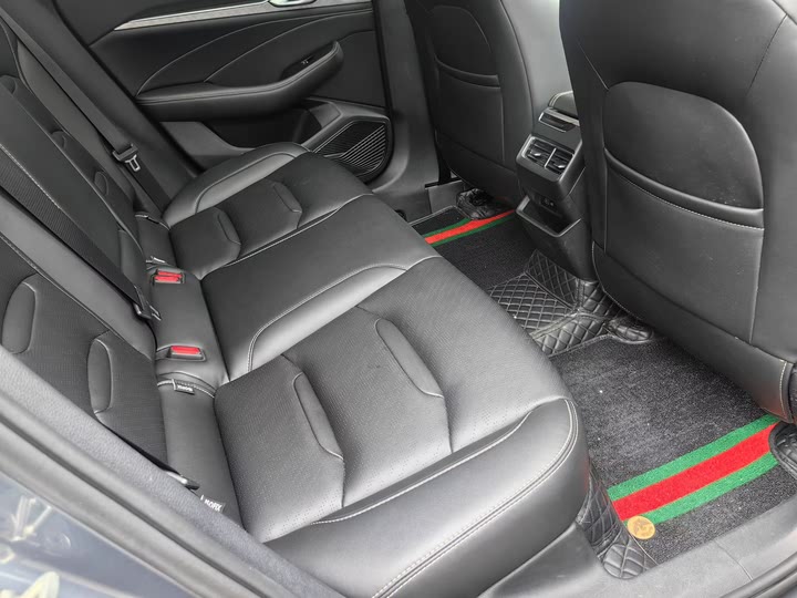 Фото 6 - Geely Preface