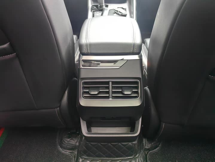 Фото 7 - Geely Preface