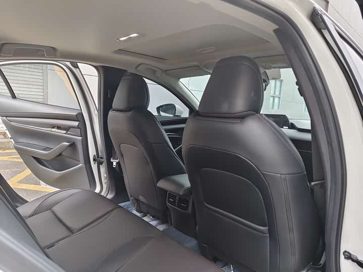 Фото 9 - Mazda 3 (Axela)