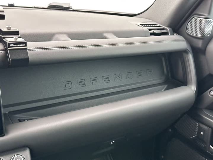 Фото 10 - Land Rover Defender