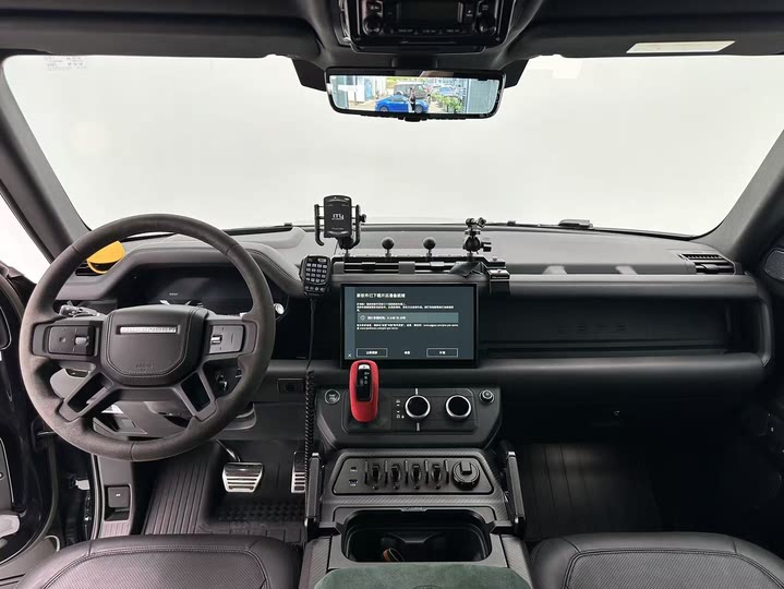 Фото 13 - Land Rover Defender