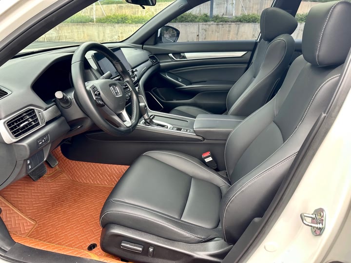 Фото 6 - Honda Inspire