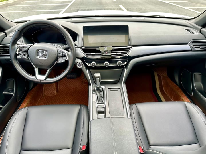 Фото 8 - Honda Inspire