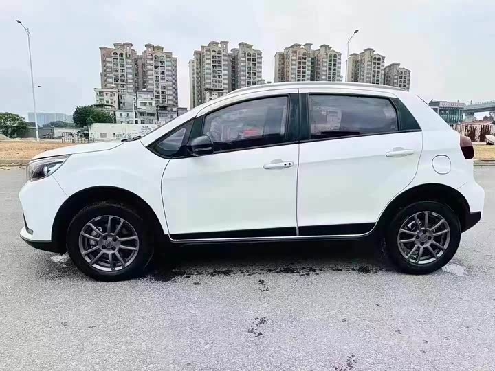 Фото 3 - Geely Vision X3