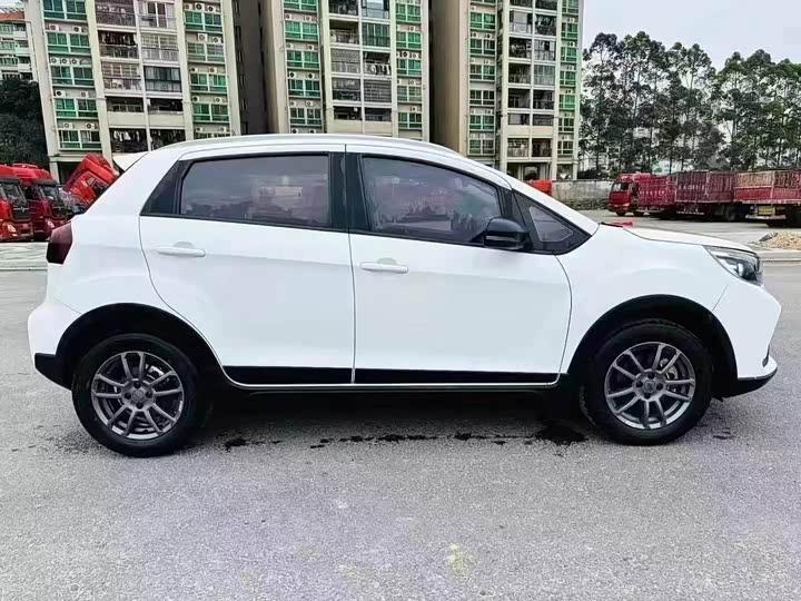 Фото 4 - Geely Vision X3