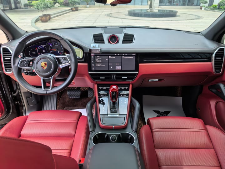 Фото 10 - Porsche Cayenne