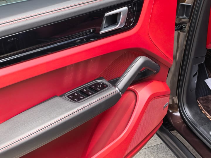 Фото 19 - Porsche Cayenne