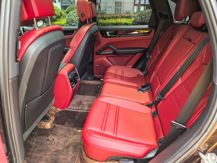 Фото 20 - Porsche Cayenne