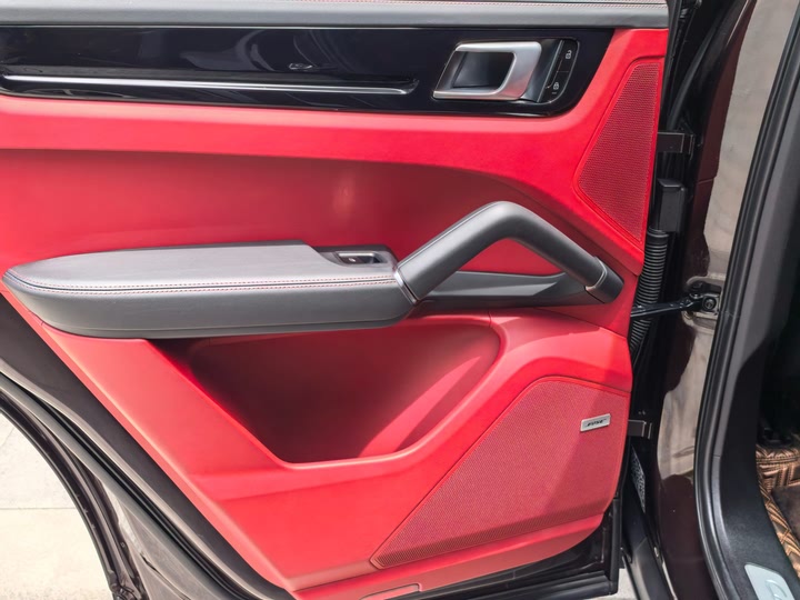 Фото 23 - Porsche Cayenne