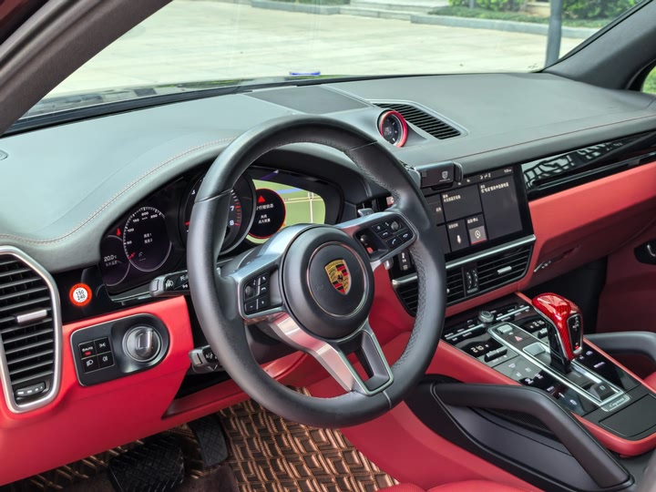 Фото 8 - Porsche Cayenne