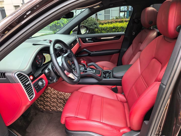 Фото 9 - Porsche Cayenne