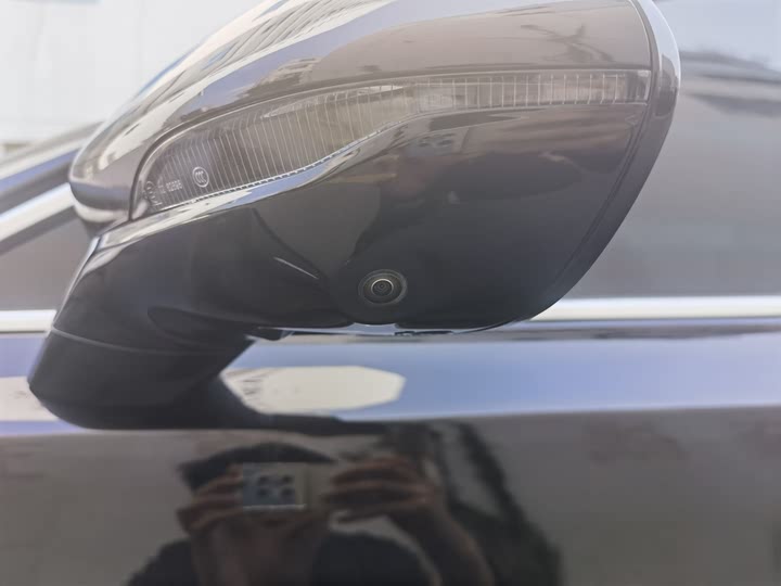 Фото 4 - Hongqi H5