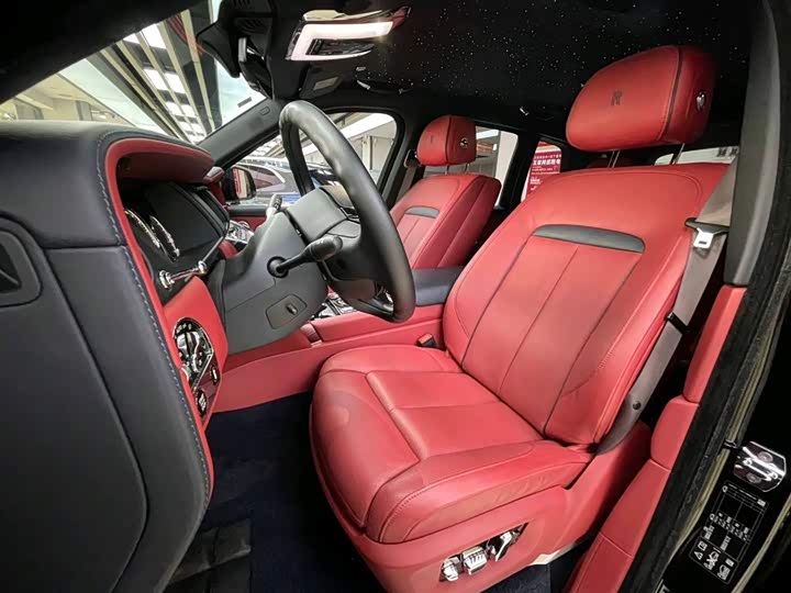 Фото 15 - Rolls-Royce Cullinan