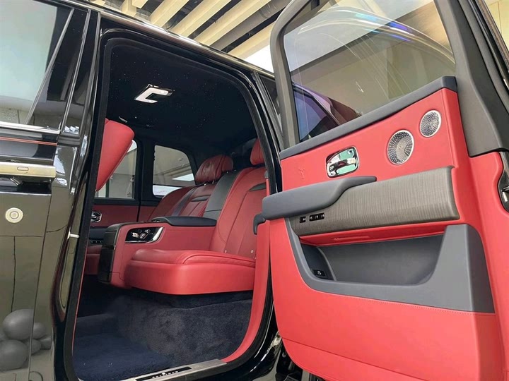 Фото 16 - Rolls-Royce Cullinan