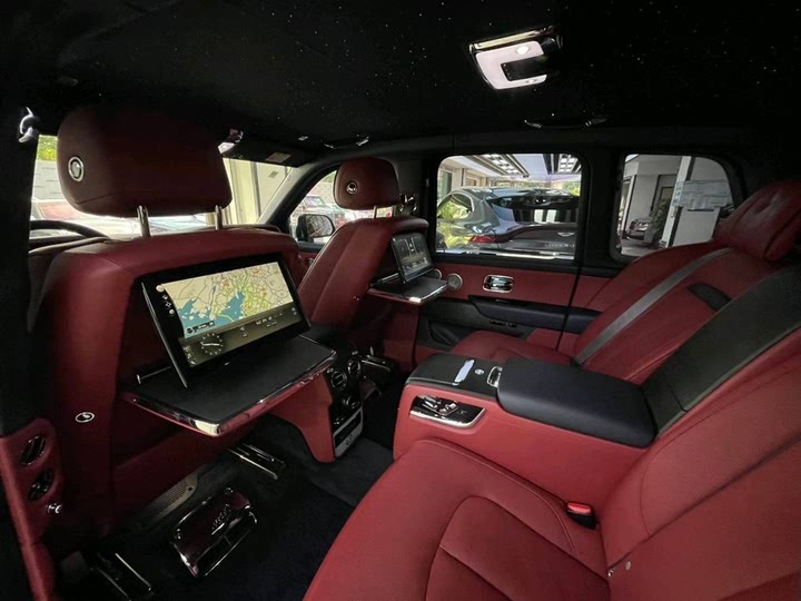 Фото 27 - Rolls-Royce Cullinan