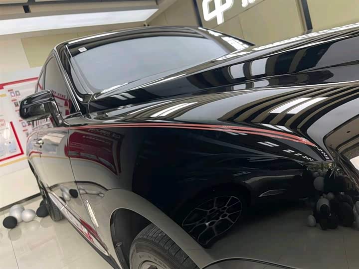 Фото 6 - Rolls-Royce Cullinan