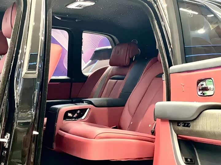 Фото 8 - Rolls-Royce Cullinan