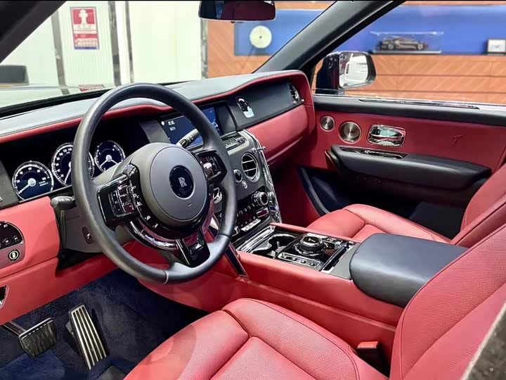 Фото 9 - Rolls-Royce Cullinan