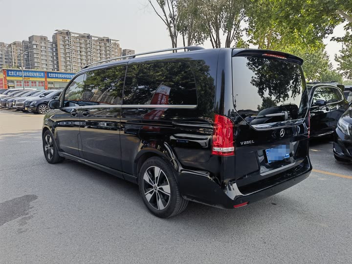 Фото 11 - Mercedes-Benz V-Class