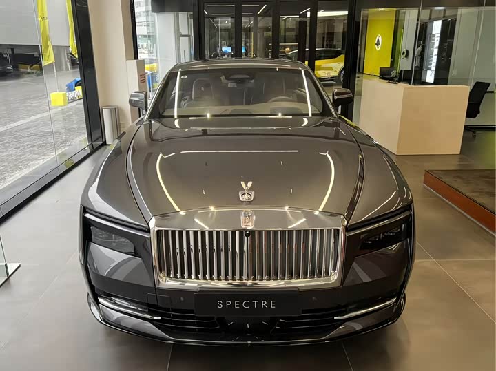 Фото 10 - Rolls-Royce Spectre