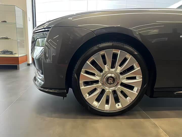 Фото 3 - Rolls-Royce Spectre