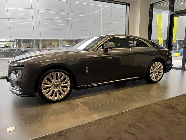 Фото 9 - Rolls-Royce Spectre