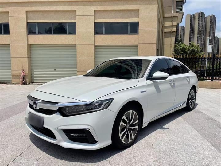 Фото 2 - Honda Inspire