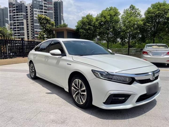 Фото 4 - Honda Inspire