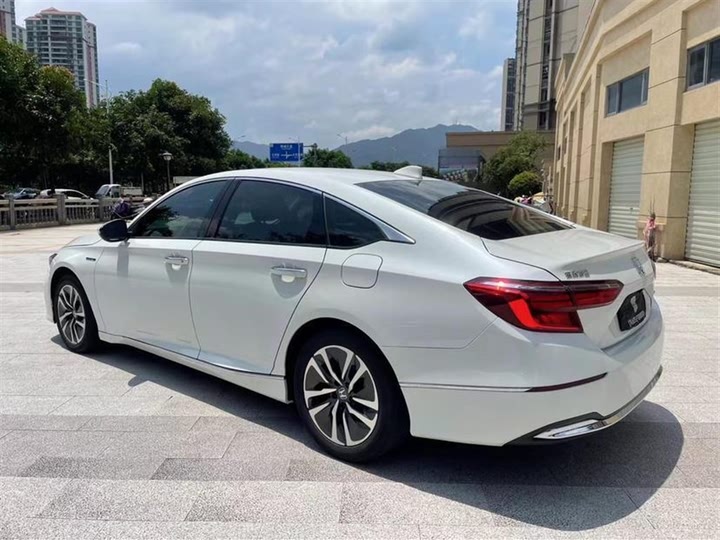 Фото 5 - Honda Inspire