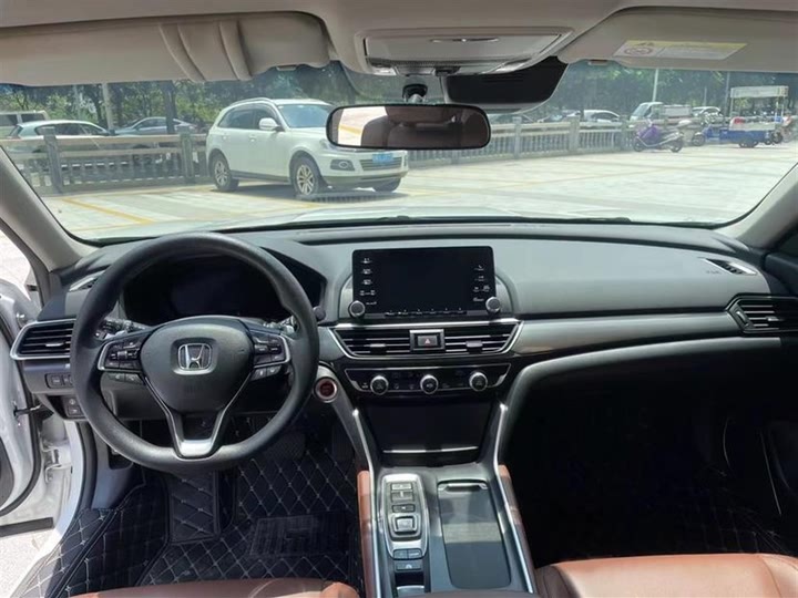 Фото 8 - Honda Inspire