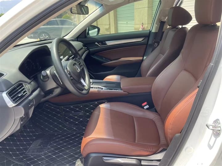 Фото 9 - Honda Inspire